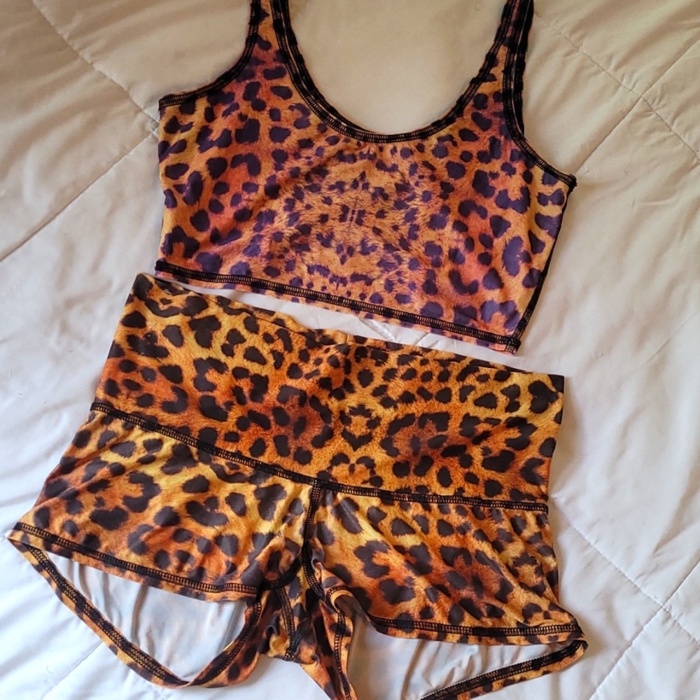 teeki Leopard Print Athletic Shorts Set - Orange & Black